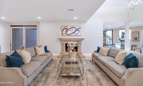 5680 Echo Canyon Dr, Phoenix, AZ 85018-1245