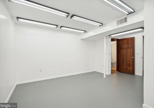 5602 Justis Pl, Alexandria VA 22310-1325 exterior