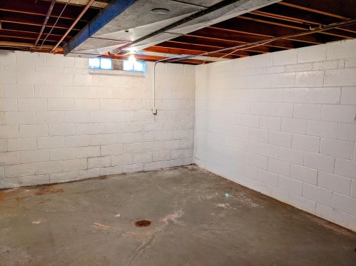 1417 21 St, Manitowoc WI 54220-2512 exterior