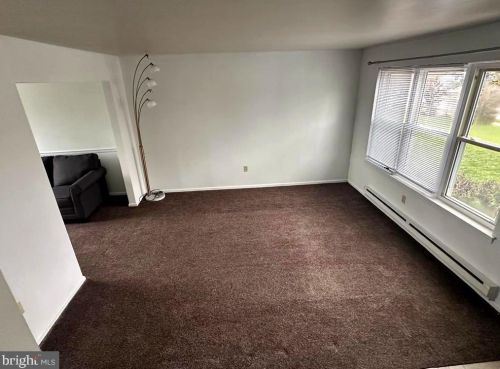 104 Armstrong Ln, Lancaster PA  17603-5972 exterior