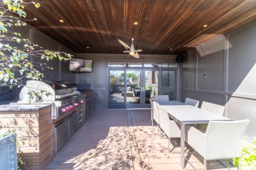 1829 Bissell St, Chicago IL 60614-5012 exterior