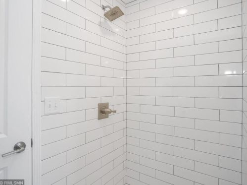 896 6 St, Saint Paul MN 55106-4503 exterior