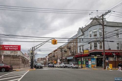 207 St, Union City NJ 07087-6404 exterior