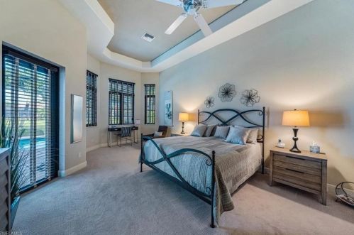 5934 Hammock Is Cir, Naples FL 34119-4649 exterior