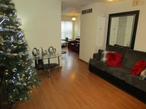 2555 33, Milwaukee WI 53215-2806 exterior