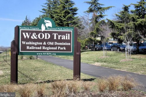 3101 Hampton Dr, Alexandria VA  22302-1513 exterior