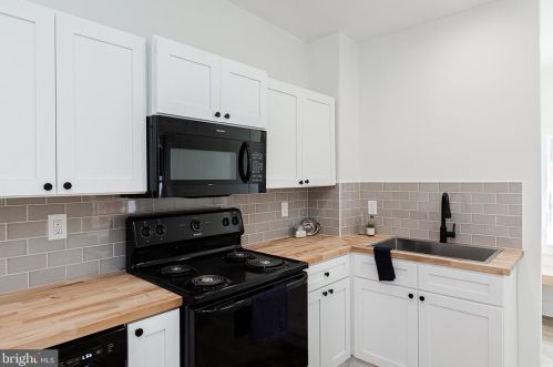 216 James St, Lancaster PA 17603-2910 exterior