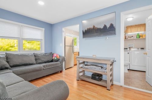 117 Vermont Trl, Hopatcong, NJ 07843-1121