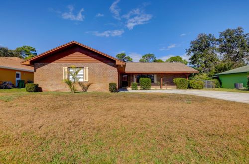 543 Greenway Ter, Fort Pierce FL  34983-2642 exterior