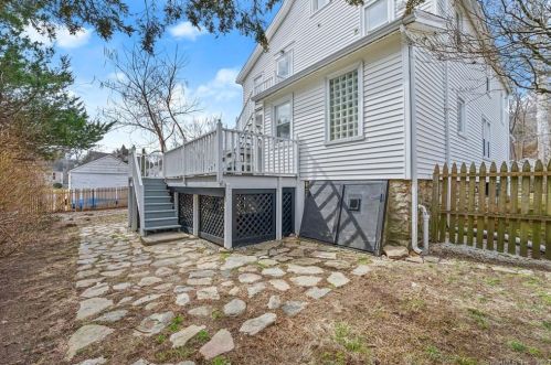 22 Bartlett Ave, Norwalk CT 06850-1530 exterior