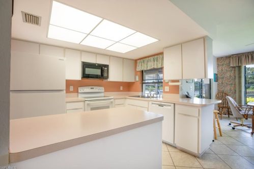 4646 Chippendale Dr, Naples FL 34112-5259 exterior