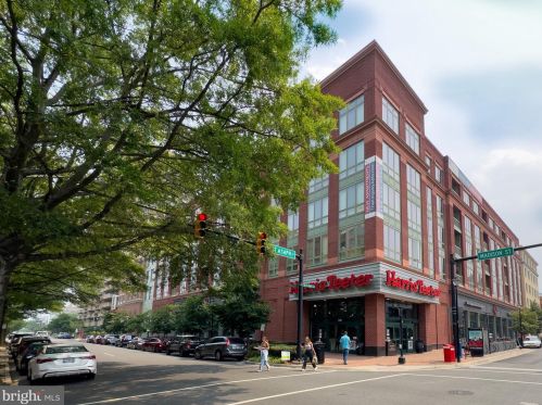 915 Patrick St, Alexandria VA 22314-4071 exterior