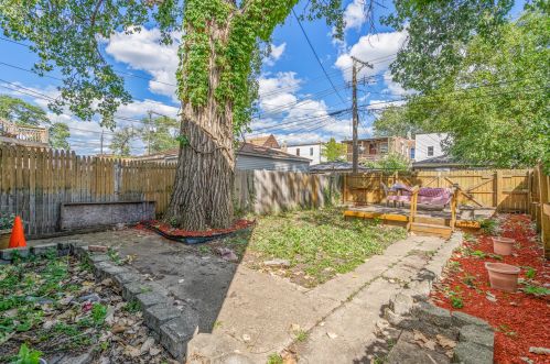 637 Monticello Ave, Chicago IL 60647-3624 exterior