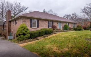 2921 Candlelight Way, Lexington KY  40502-2825 exterior