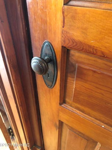 211 Liberty St, Belding MI 48809-1733 exterior