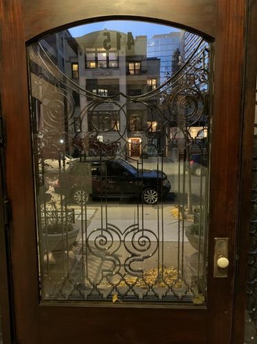 415 Surf St, Chicago IL 60657-6106 exterior