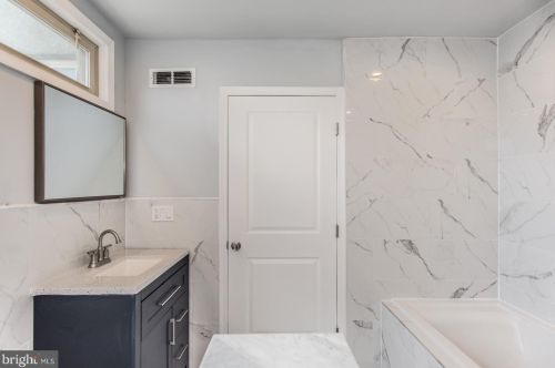 2037 Lawrence St, Philadelphia PA 19120-1828 exterior