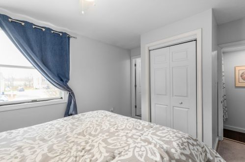 43 Frst St, Dover NH 03820-3223 exterior