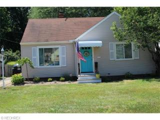 3860 229th St, Cleveland OH  44126-1040 exterior