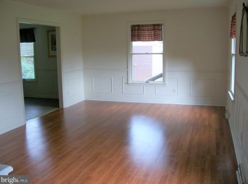 2502 Burgundy Dr, Fallston MD 21047-2112 exterior