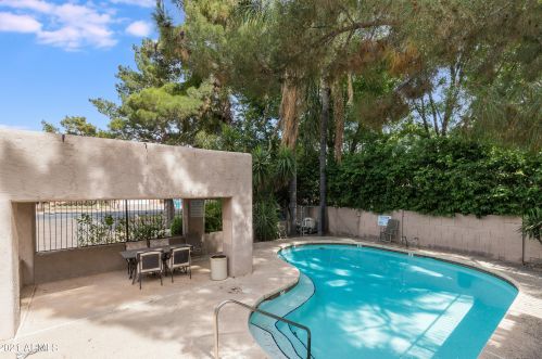 5310 3rd Ave, Phoenix AZ 85013-2062 exterior