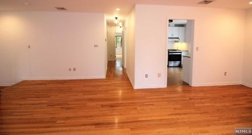 28 Church St, Teaneck NJ  07666-4932 exterior