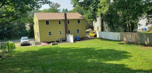 233 Bidwell St, Manchester CT  06040-6414 exterior