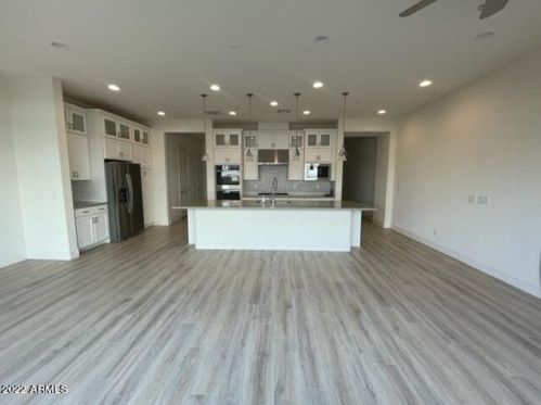 25428 19th Dr, Phoenix AZ  85085-5380 exterior