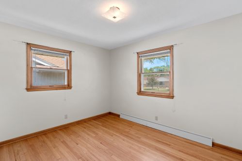 7217 Mohawk Ave, Milwaukee WI 53217 exterior