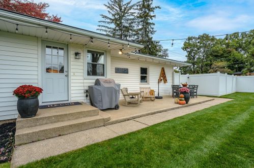 8523 Westnedge Ave, Kalamazoo MI  49002-6227 exterior