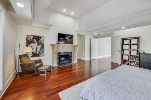 579 Hawthorne Pl, Chicago IL  60657-2922 exterior