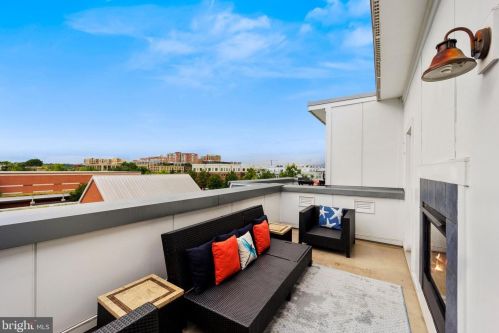 715 Alfred St, Alexandria VA 22314-1825 exterior