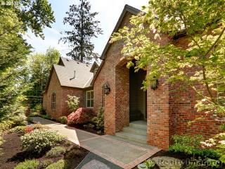 11415 Aventine Circus, Portland OR  97219-8319 exterior