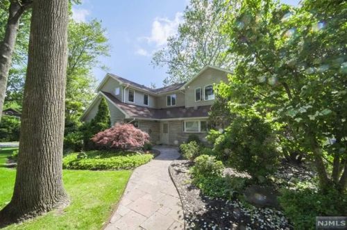 4 Mellon Ln, Tenafly NJ  07670-1911 exterior
