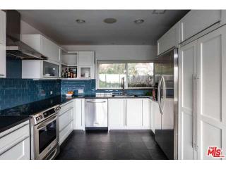 6940 Los Tilos Rd, Los Angeles CA  90068-3107 exterior