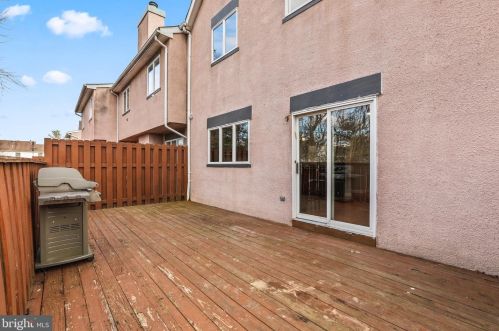 7 Hanover Ct, Princeton NJ 08540-7067 exterior