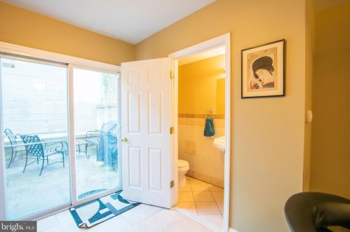 611 Annin St, Philadelphia PA  19147-4808 exterior