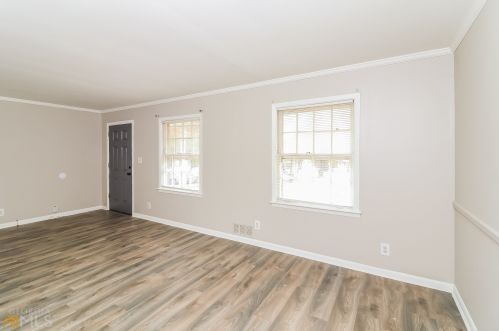 5240 Longmeadow Ln, Atlanta GA  30349-3124 exterior