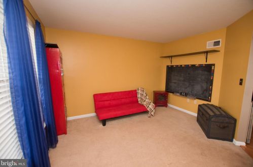 22 Ash Dr, Littlestown PA 17340-9476 exterior