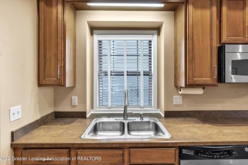 4106 Presidents Way, Dewitt MI 48820-7883 exterior