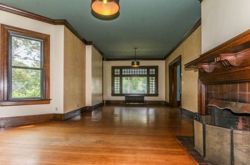 95 Dartmouth St, Springfield MA 01109-3909 exterior