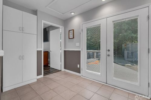 462 Old Post Rd, Edison NJ  08817-4646 exterior