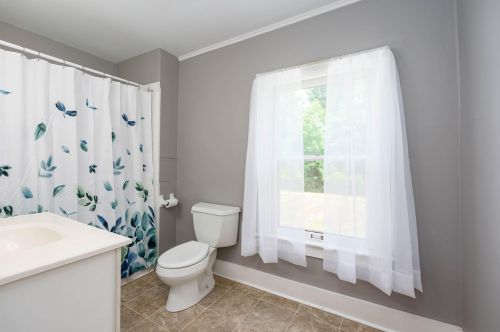 4624 1 St, Kalamazoo MI 49009-7943 exterior