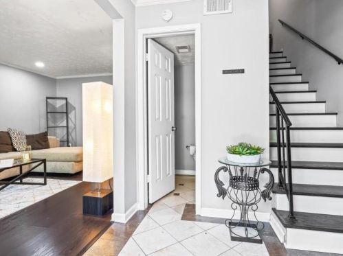 26 Independence Pl, Atlanta GA  30318-1505 exterior