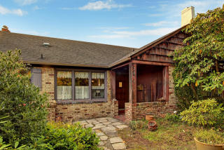 2815 28 Ave, Seattle WA  98155-7420 exterior