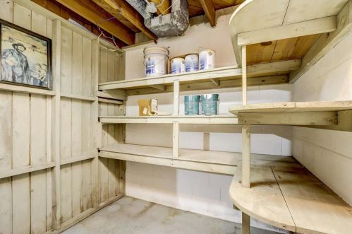 3160 Menomonee Riv Pkwy, Milwaukee WI 53222-3371 exterior