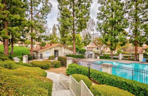 1019 Creekside Dr, Fullerton CA 92833-5011 exterior