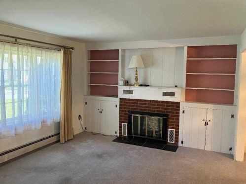 25 Ziegler Ave, Poughkeepsie, NY 12603-3110