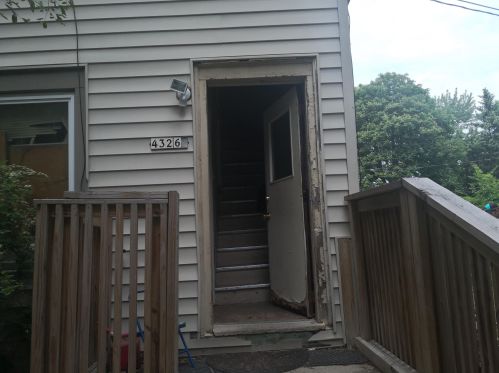 4326 39th St, Milwaukee, WI 53216-1647