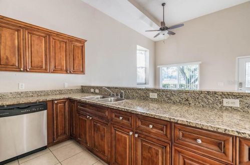 9509 Citrus Glen Pl, Tampa FL 33618-4018 exterior